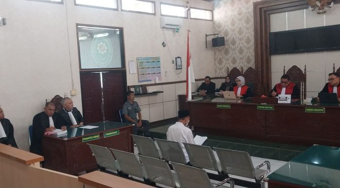 Breaking News!!!!! Dibawah Pengawalan Ketat, Waldi Pembunuh Dosen Erni Jalani Sidang Perdana